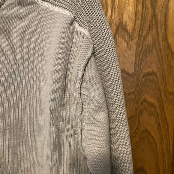 👚(bundle 4 items w/👚for $16) Gray zip up sweater by BKE - Picture 3 of 11
